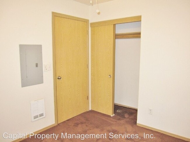 Building Photo - 130 SE 105th Ave