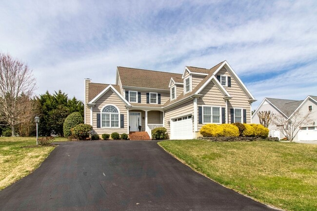 Building Photo - SHORT TERM - FURNISHED OR UNFURNISHED - SINGLE FAMILY - RBYCC