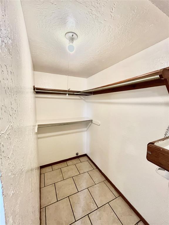 Building Photo - 1901 E Lindsey St