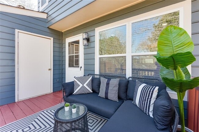 Building Photo - 5015 Laurel Springs Way SE