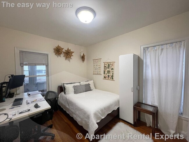 Building Photo - 23 Hall St