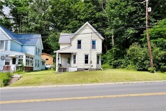 Building Photo - 42 Delaware St