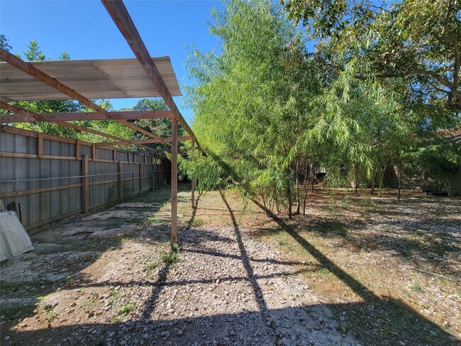 Building Photo - 12934 Ivydale Dr