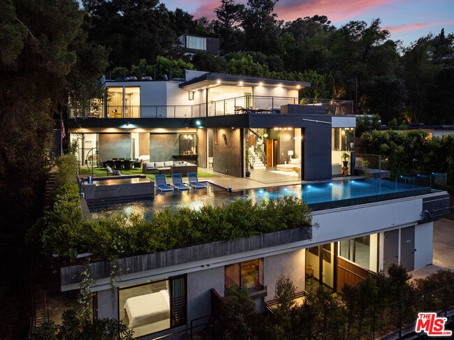 Building Photo - 3712 Broadlawn Dr