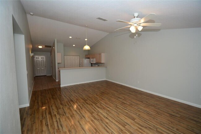Building Photo - 37 Eton Ln