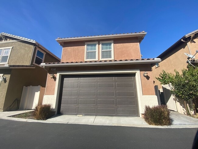 Building Photo - 4 bed, 2.5 bath located in Eastvale, CA!