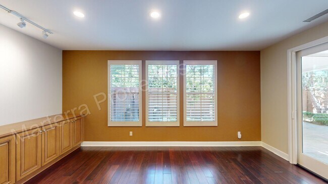 Building Photo - Beautiful Home in Portola Springs