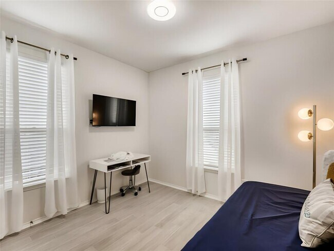 Building Photo - 159 Kennicott Dr