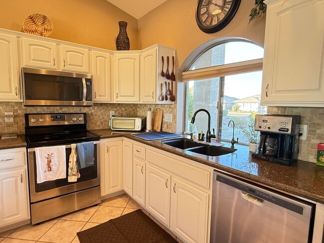 Building Photo - SUNLAND SPRINGS 55+ CORNER LOT 3 BEDROOM 2 BATHROOM FULLY FURNISHED HOME