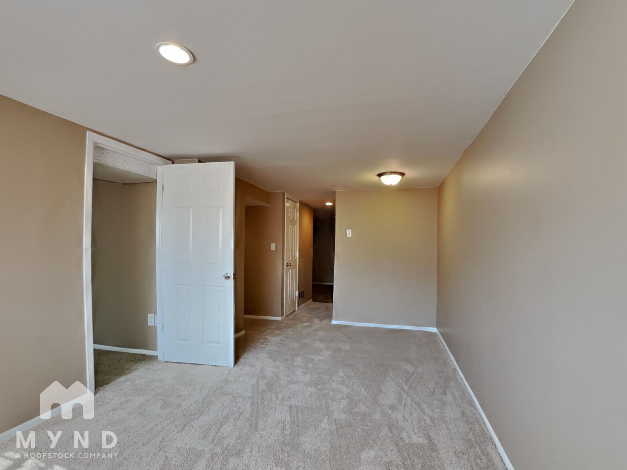 Building Photo - 347 Leona Dr