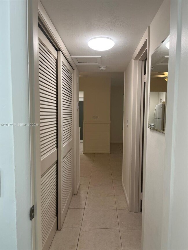 Building Photo - 255 Sunrise Dr