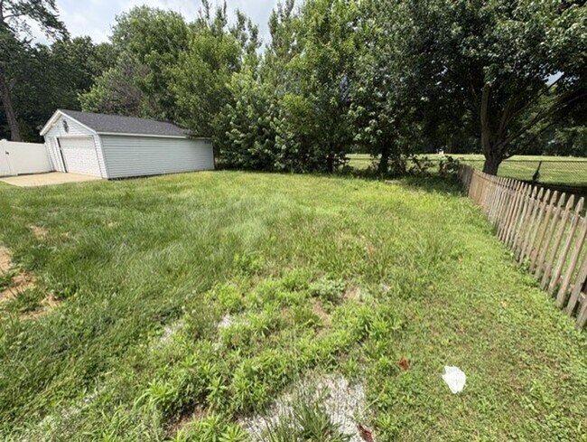 Building Photo - Affordable 1-Bedroom Home with Private Yard