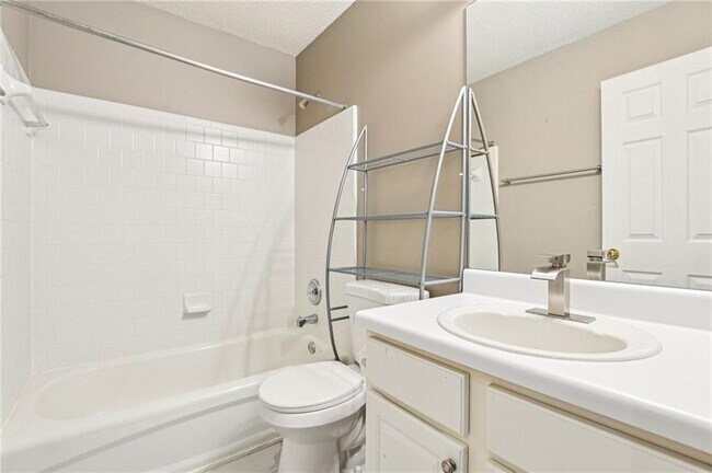 Building Photo - 1726 Taynton Cir