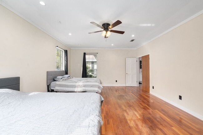 Building Photo - 2222 W University Ave