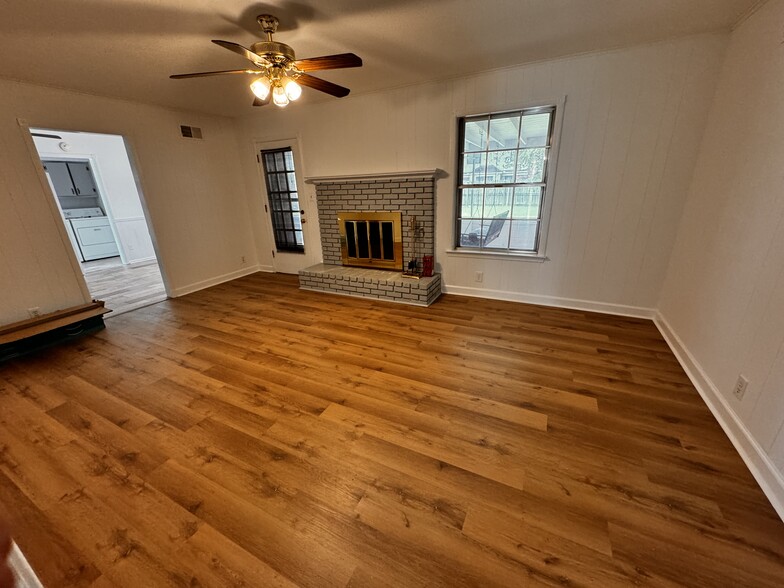 Building Photo - 5427 Shirlington Ave