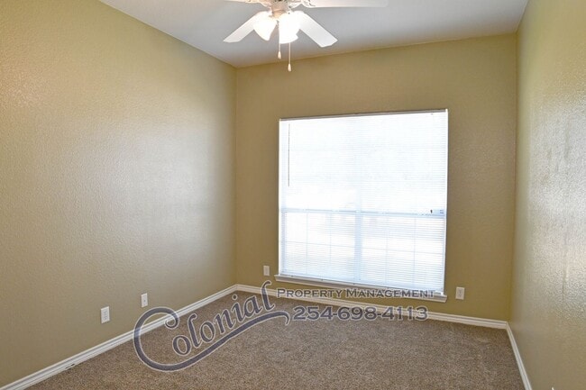 Building Photo - AVAILABLE NOW!!!!!