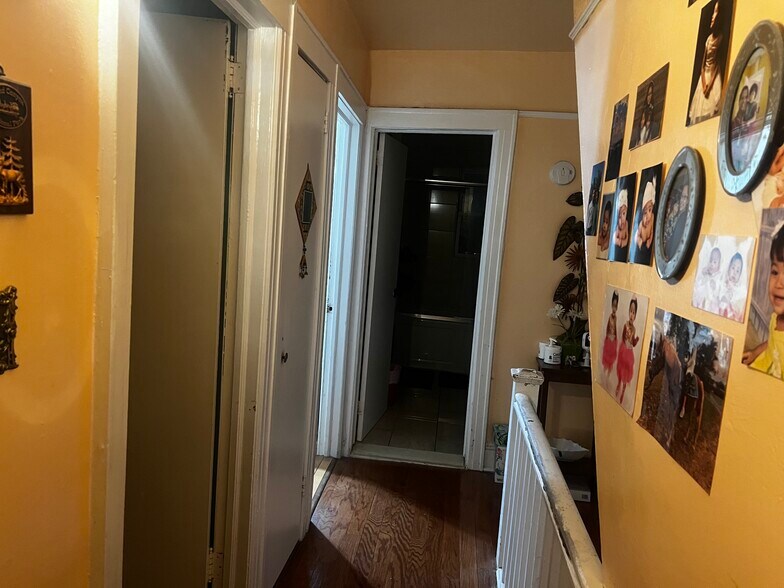 Building Photo - 16134 84th Ave