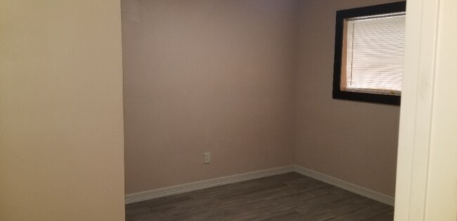 Building Photo - 4013 Amoor Ave