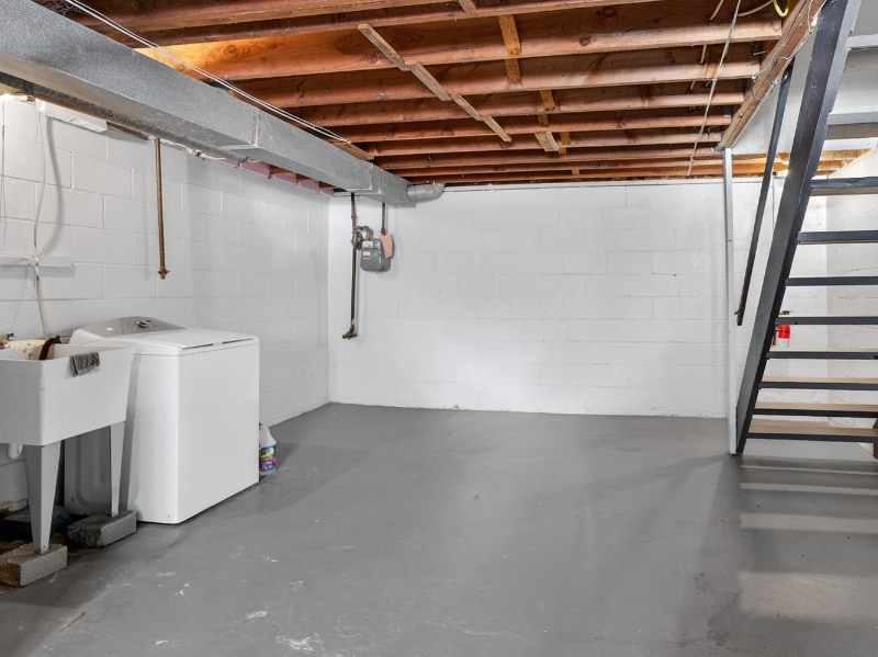 Building Photo - 1082h Mt Hope Ave