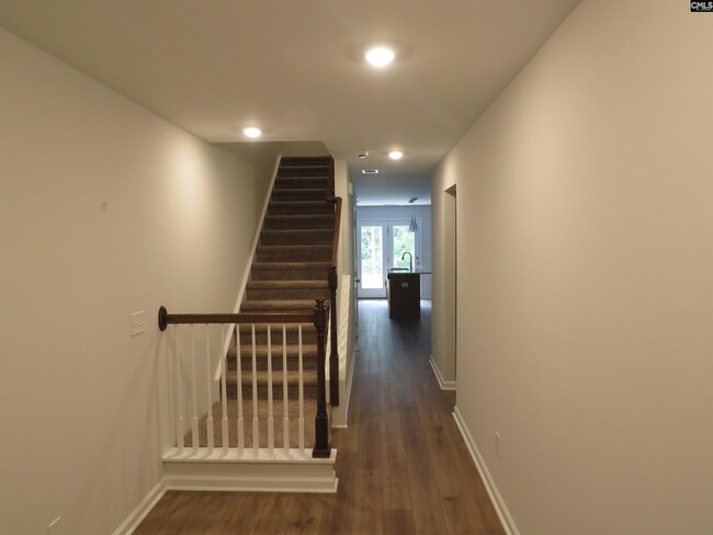 Building Photo - 427 Nutsedge Ct