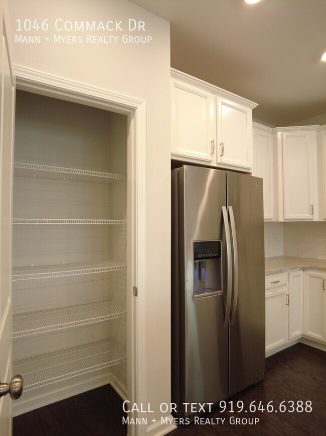 Building Photo - 1046 Commack Dr