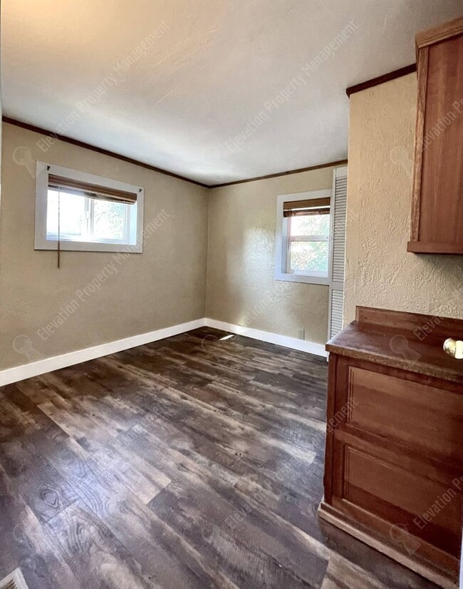 Building Photo - Super charming 2 BR cottage on the westside of Bend!