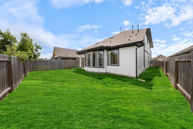 Building Photo - 8919 Oak Ivy Ln