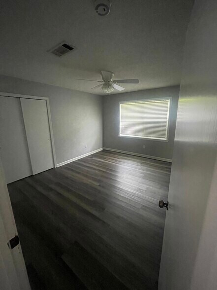 Building Photo - 55075 US-51