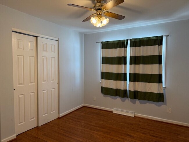 Building Photo - All One Level Living La Plata