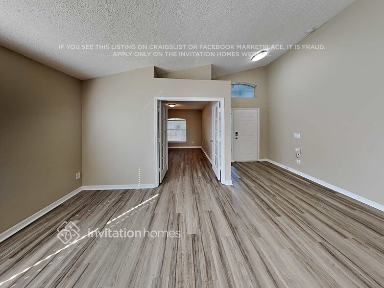 Building Photo - 13733 Hawkeye Dr