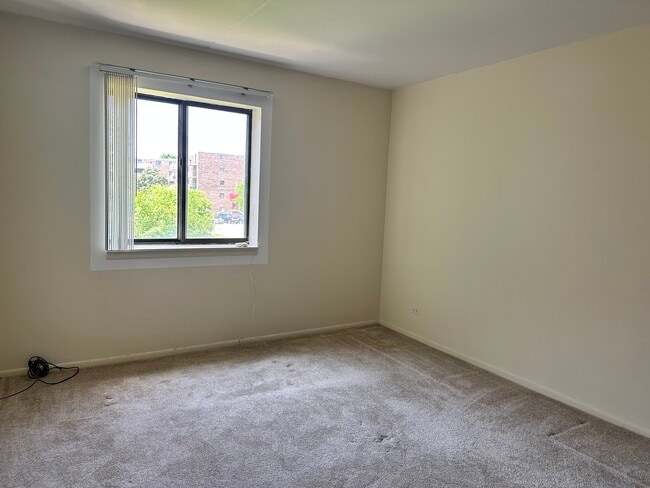 Building Photo - 1460 Fairlane Dr