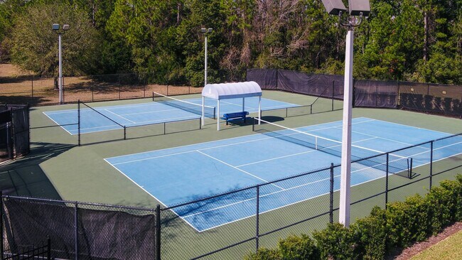 Building Photo - Lake  & Golf Course View Home in North Hampton