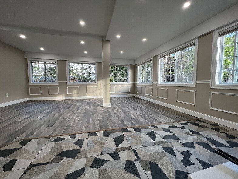 Building Photo - 324 Farrington St