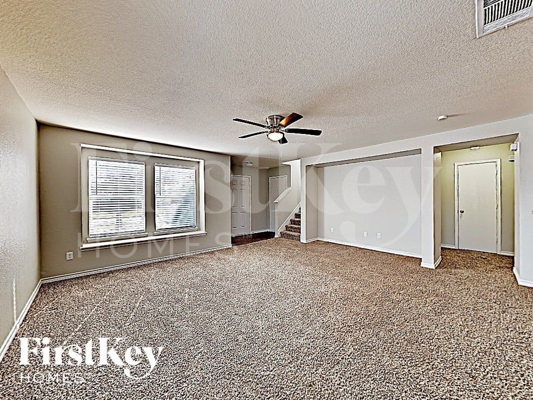 Building Photo - 5423 Montague Ln