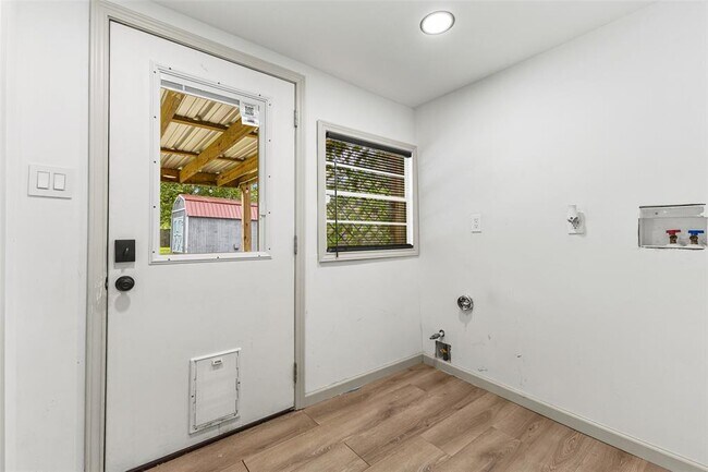 Building Photo - 4410 Jackson St