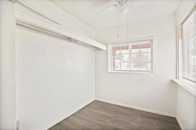 Building Photo - Where Style Meets Comfort — A Bay City Gem