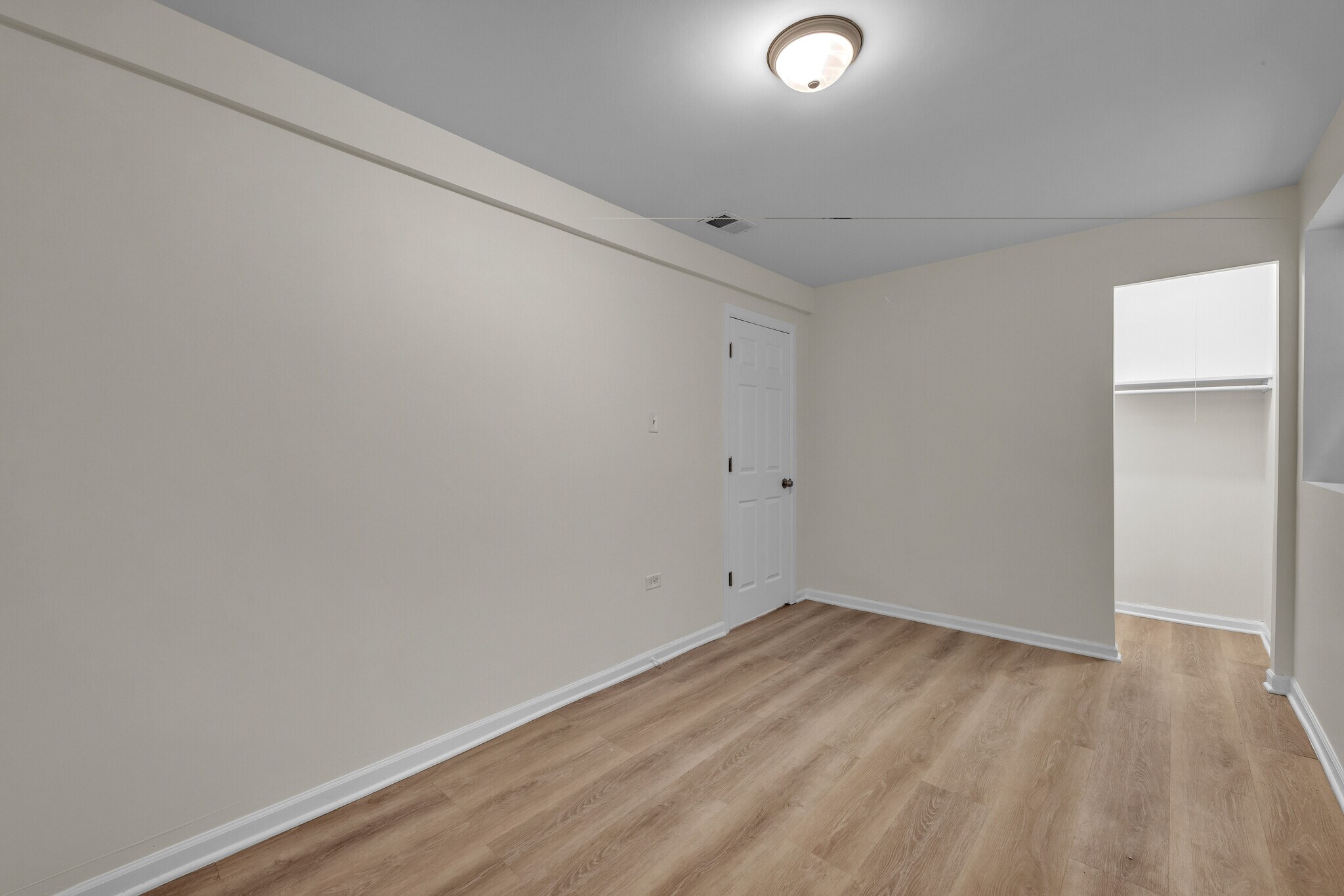 Building Photo - 1429 N Avers Ave