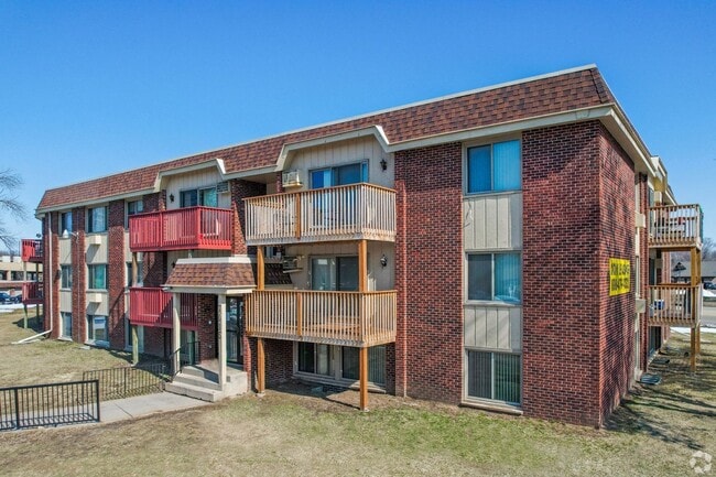 Building Photo - The BLVD Apartments | Newly Renovated 1 Bed/1 Bath — FREE 50" TV With Move-In!