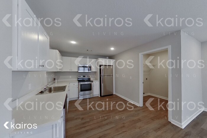 Building Photo - 19 Cottage Grove Dr