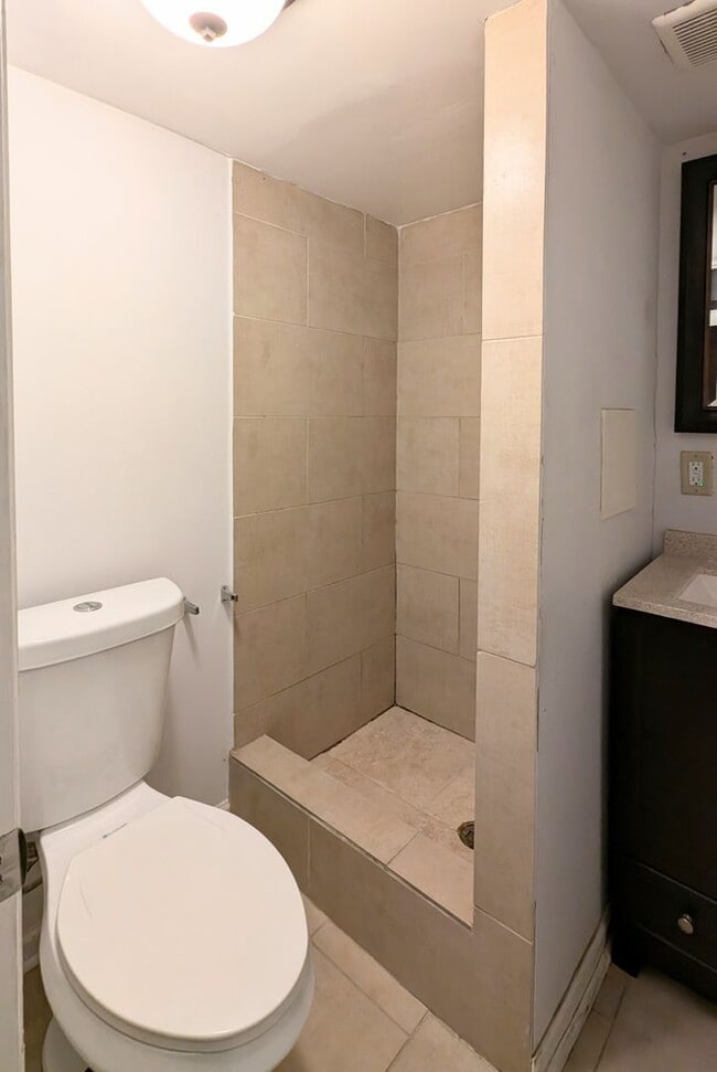 Building Photo - 3 bd 1 3/4 bath home Crest Hill