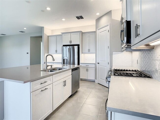 Building Photo - 4861 Sevilla Shores Dr
