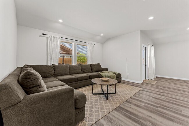 Building Photo - 7625 Purple Vitex Rd