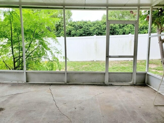 Building Photo - 1513 Deer Tree Ln