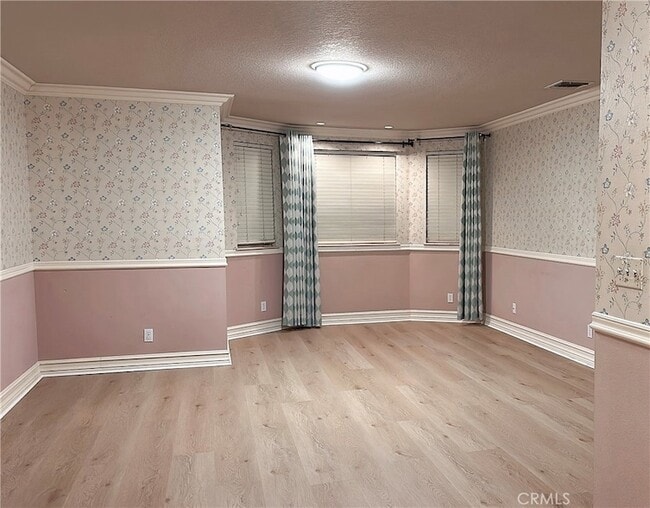 Building Photo - 232 E Floral Ave