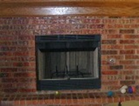 Building Photo - 252 E North Ave