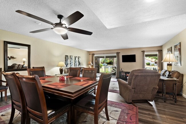Building Photo - This beautifully appointed 3-bedroom, 2-bathroom condo seasonal rental Located in Leisure World A...