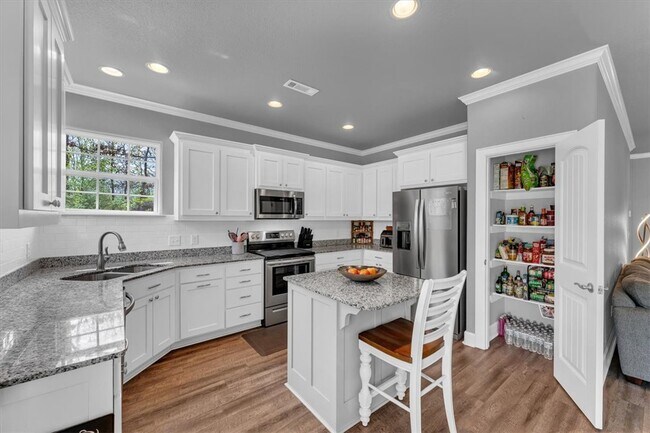 Building Photo - 25 Ruthwell Dr
