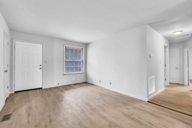 Building Photo - Cozy 3BR Home with Spacious Yard & XL Carport!