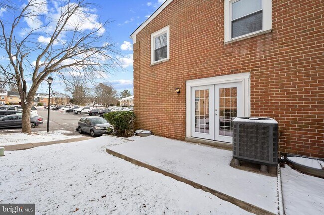 Building Photo - 9786 Whiskey Run