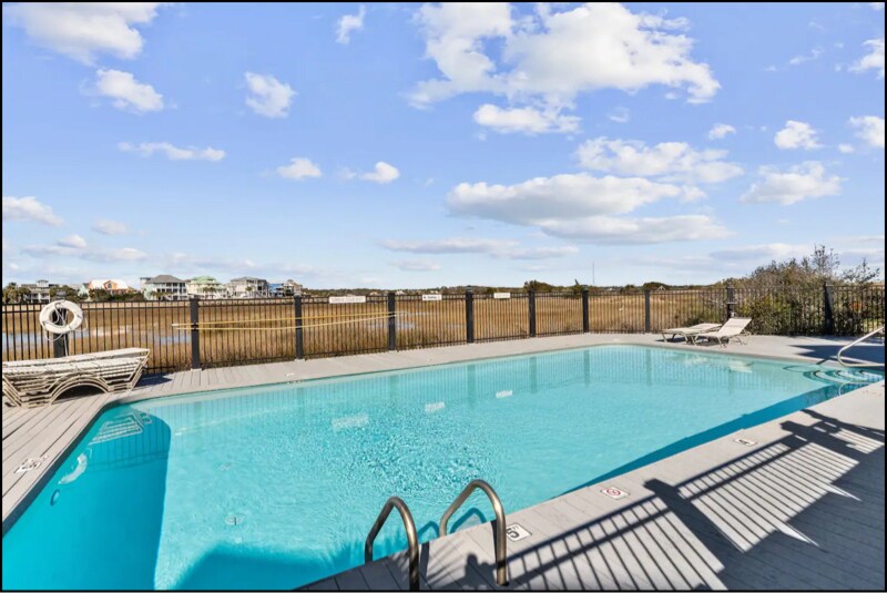 Building Photo - 1801 Canal Dr